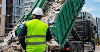 Вывоз строительного мусора в Мичуринске: услуги лицензированной компании — ПроМусор
